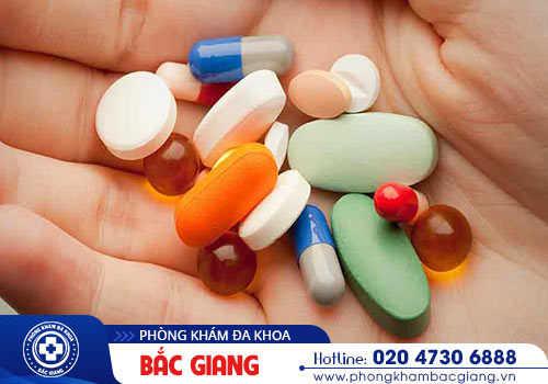 Chữa mụn rộp sinh dục bằng thuốc có được không?